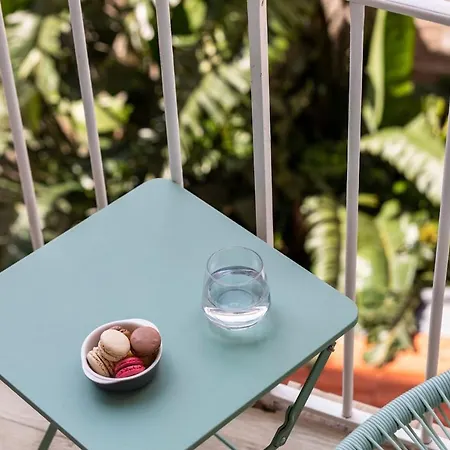 White Light, 1 Minute A Pied Du Port! * Nice