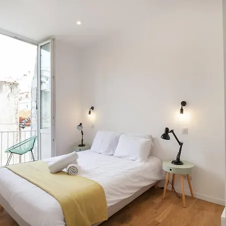 Apartment White Light, 1 Minute A Pied Du Port! *
