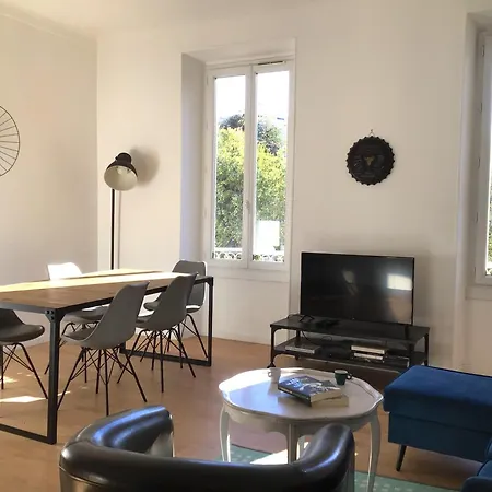 Apartment White Light, 1 Minute A Pied Du Port! Nizza