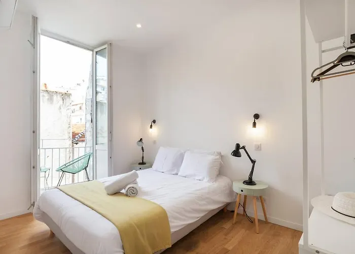 Appartement White Light, 1 Minute A Pied Du Port! *