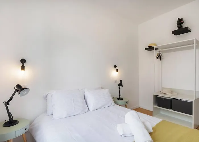 White Light, 1 Minute A Pied Du Port! Appartement